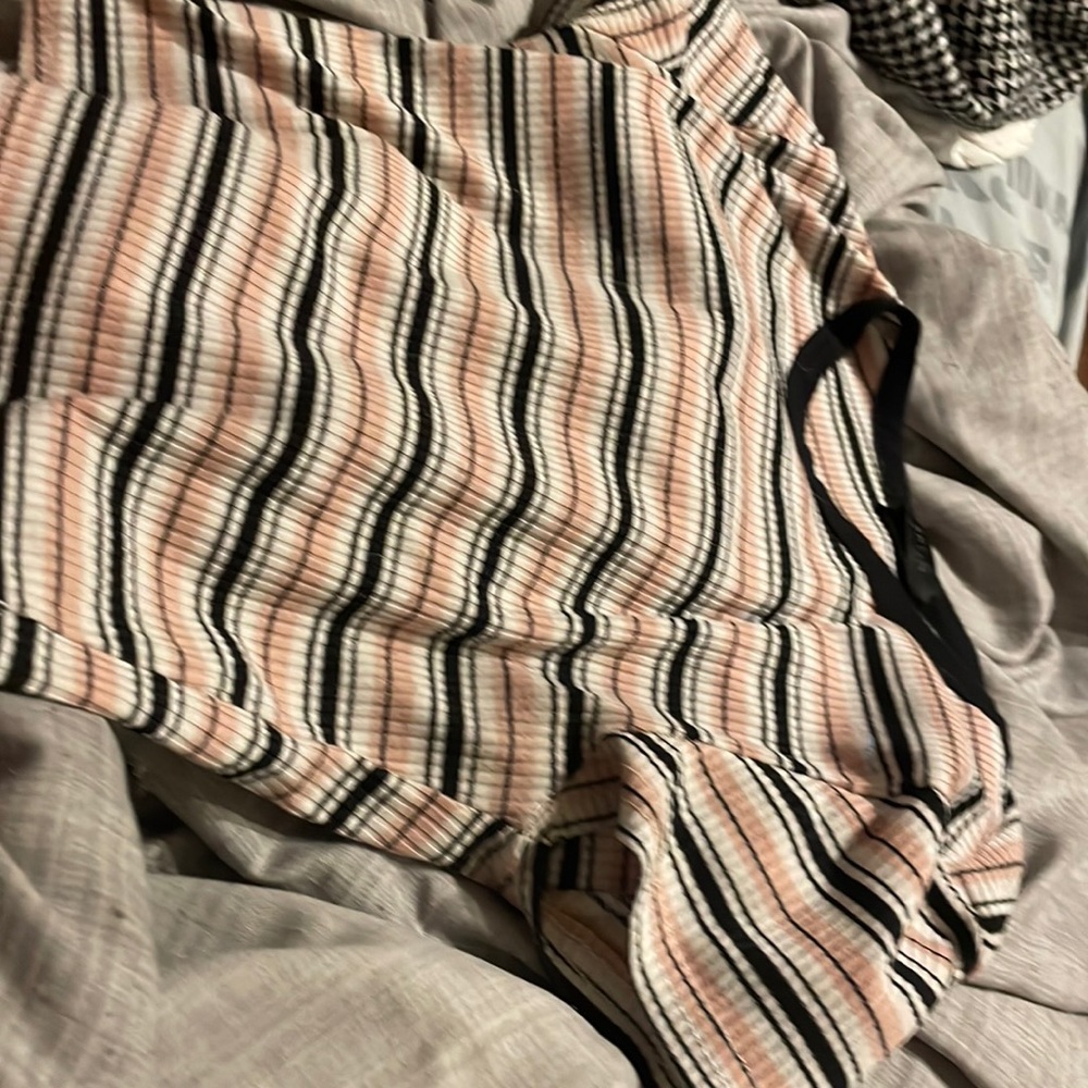 shein crop top size small pink black and white